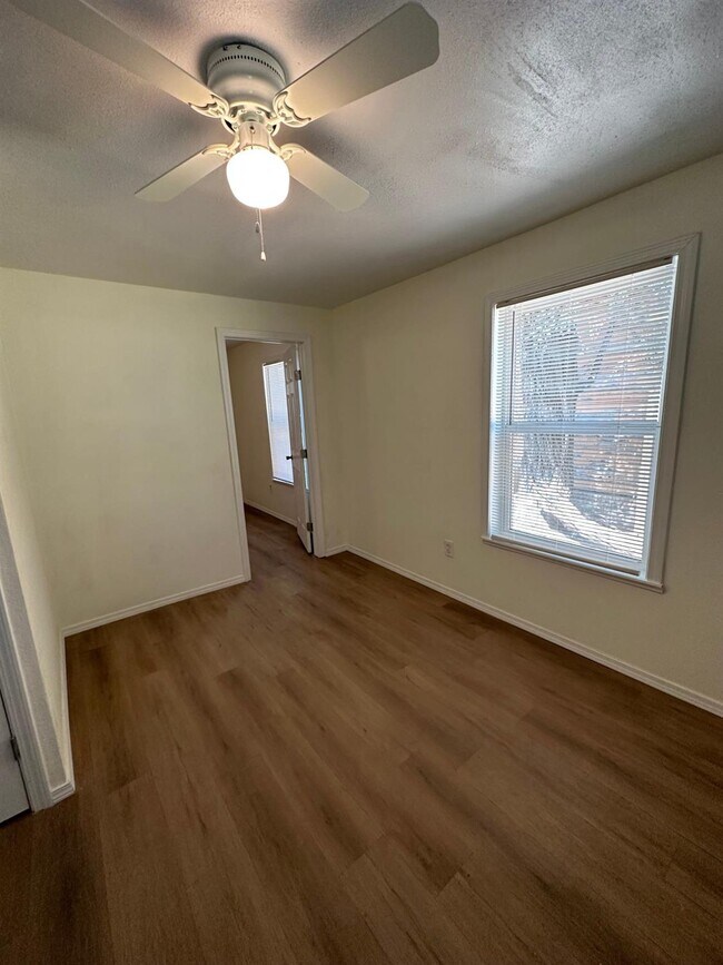 Building Photo - 2114 20th St