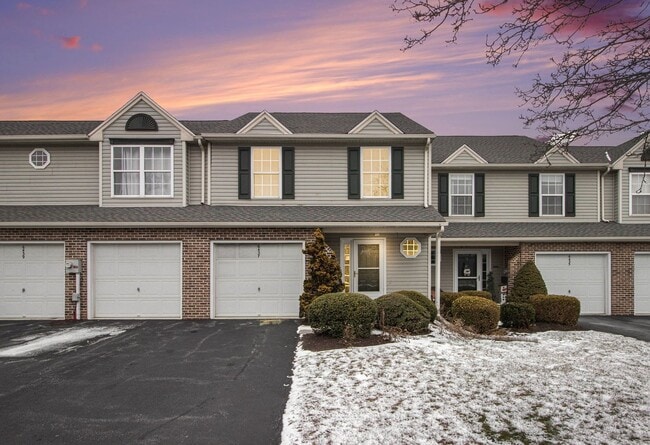 Building Photo - 6437 Terrace Ct