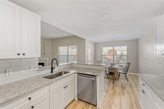 Building Photo - 292 Spruce Dr