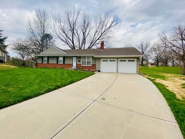Foto del edificio - {9400} Spacious Ranch with Finished Baseme...