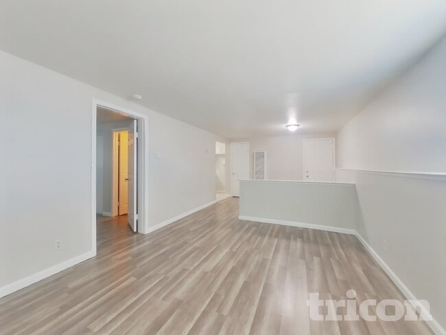 Building Photo - 331 San Marino Ave