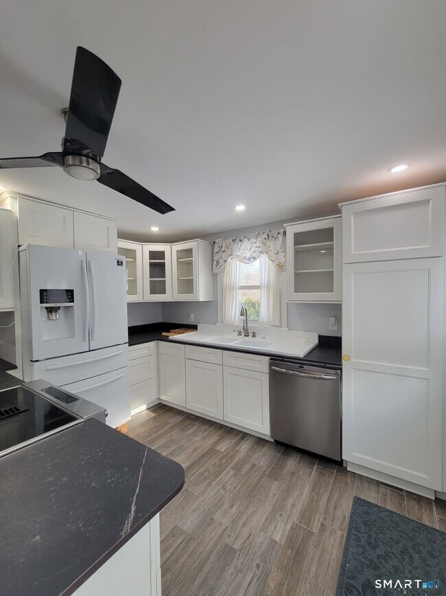 Foto del edificio - 895 Pleasant Valley Rd