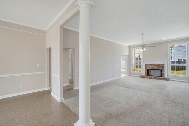 Foto del edificio - 125 Hopeland Dr