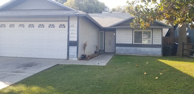 Foto del edificio - 5909 Cedar Glen Ln