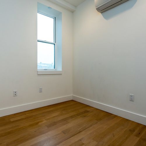 Foto del edificio - 829 Willoughby Ave