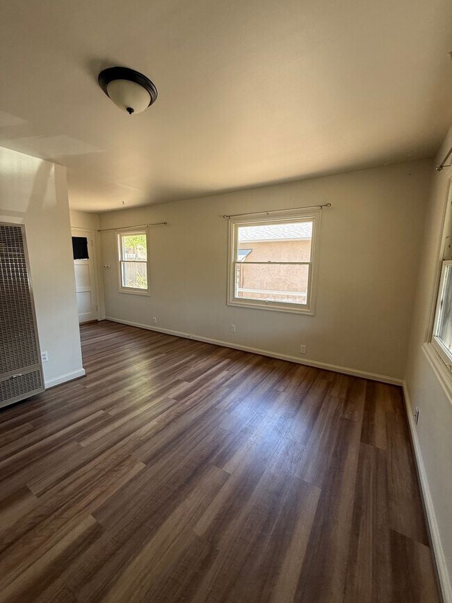 Foto del edificio - 577 Curtin Ln