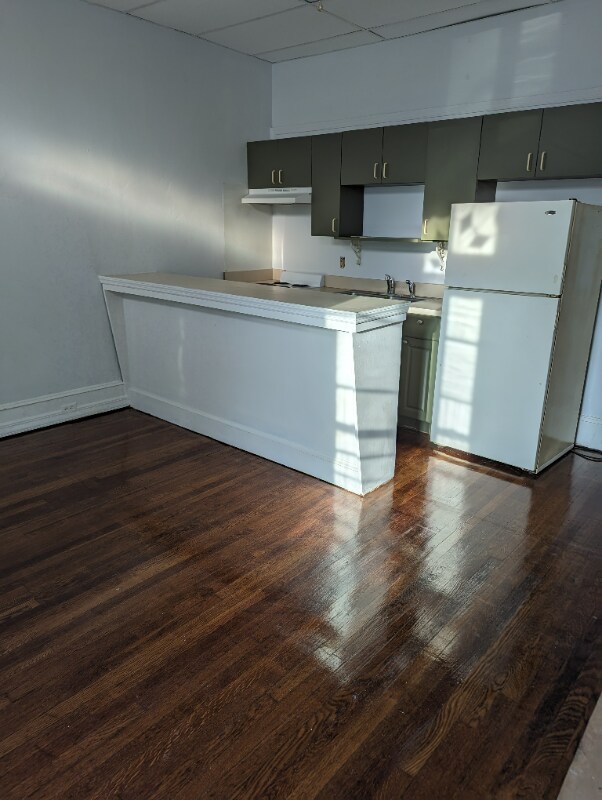 Foto del edificio - 112 S Maple Ave