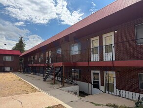 Building Photo - 702 Downey St
