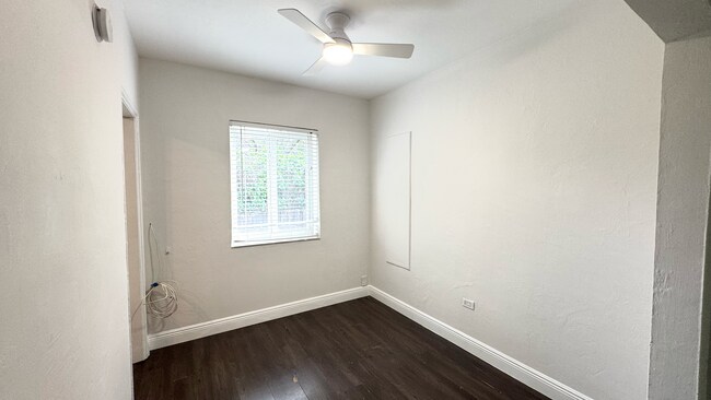 Foto del edificio - Biscayne Park Duplex