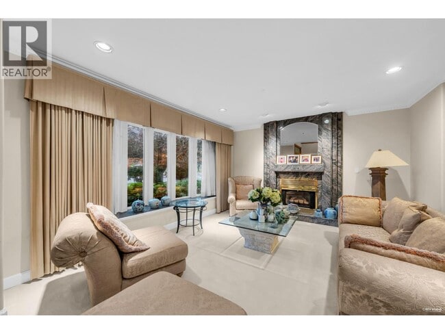 Building Photo - 389 Talisman Ave