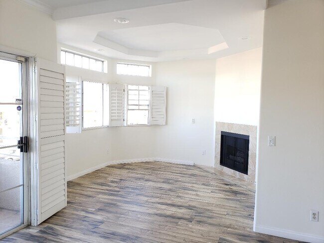 Building Photo - 4455 Hazeltine Ave