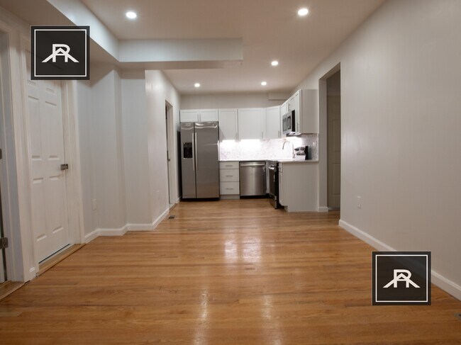 Building Photo - 48 Greycliff Rd