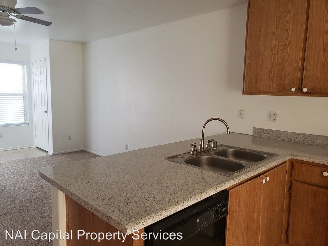 Foto principal - 15166 Sequoia St
