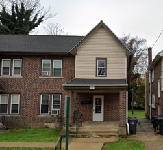 Building Photo - 202 W 28th St