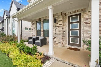Building Photo - 1013 Carnation Dr