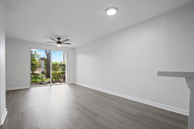 Building Photo - 4140 Napoli Lake Dr