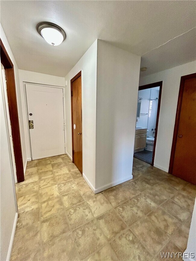 Building Photo - 52 McKinley Pkwy