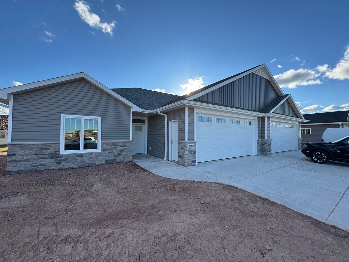 Foto principal - 403 Founders Way