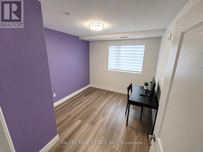 Building Photo - 1611 Banwell Rd