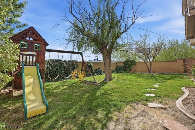 Building Photo - 11797 Golden Moments Ave