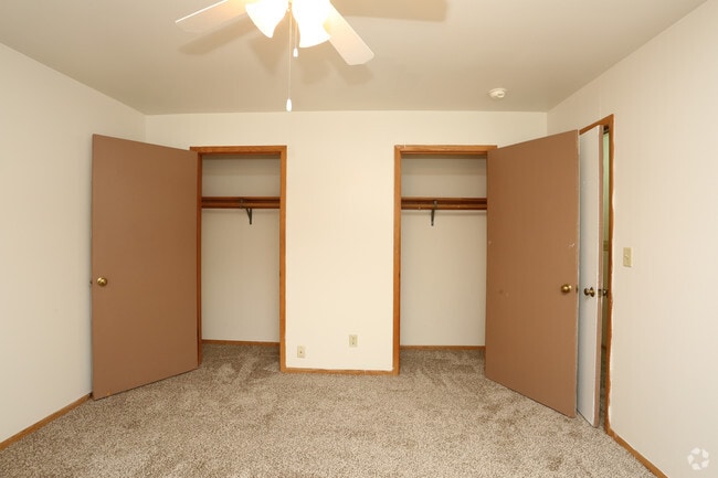 2BR, 1BA - Welcome to Brook Lane Apartment Homes!
