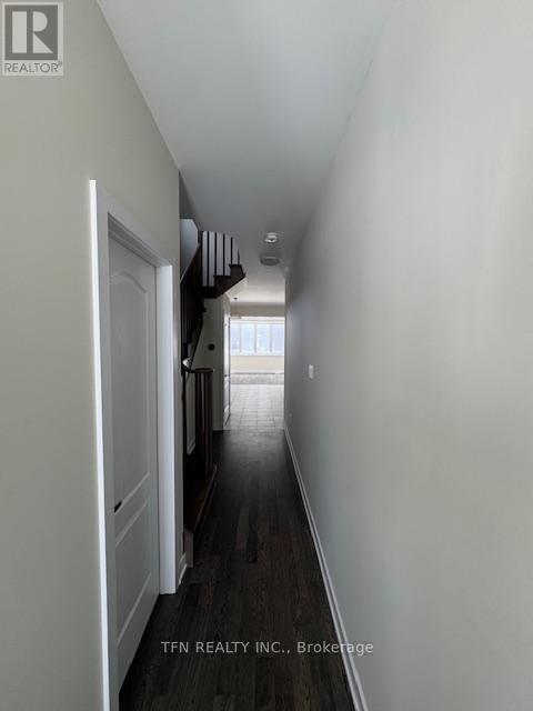 Photo du bâtiment - 406 Eastbridge Ave