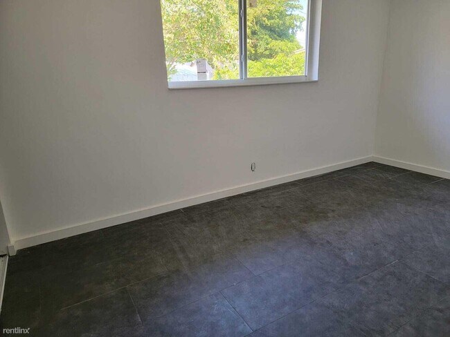 Foto del edificio - 3 br, 2 bath House - 751 NE 50th Ct