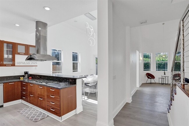 Building Photo - 1207 SW 21st St