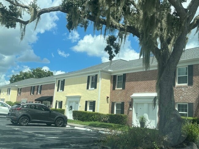 Photo - Whispering Oaks Apartment