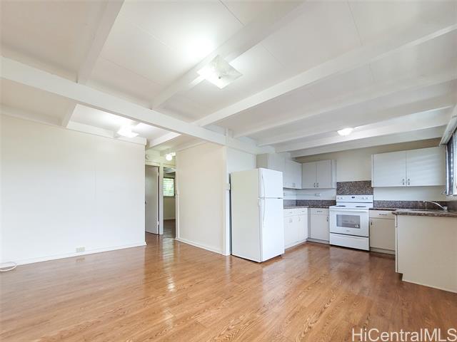 Building Photo - 94-820-820 Awanei St