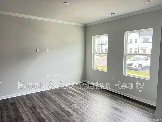 Building Photo - 5336 Arkose Dr