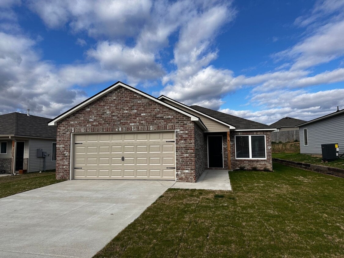 Primary Photo - New build for rent in Pell City!