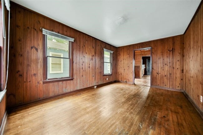 Building Photo - 5527 Eskridge St