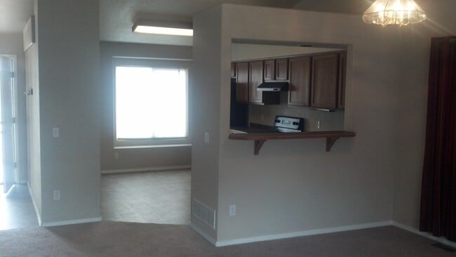 Building Photo - 7432 Prythania Park Dr