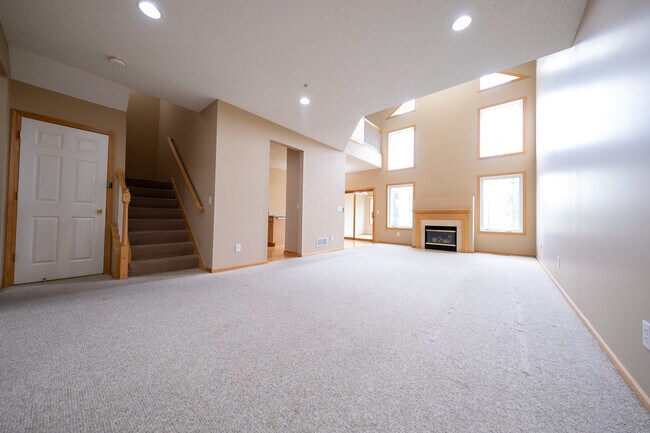 Foto del edificio - 4989 Archer Ln N