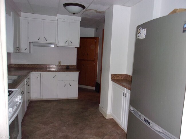 Building Photo - 4 br, 1.5 bath House - 114 Grand Blvd