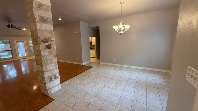 Photo - 1416 Shirley Way House