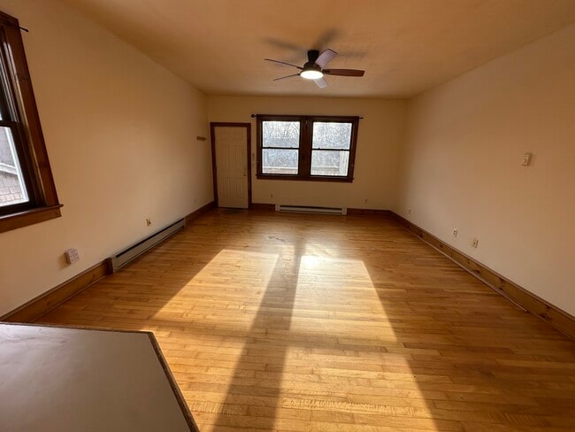 Building Photo - 162 Washington St