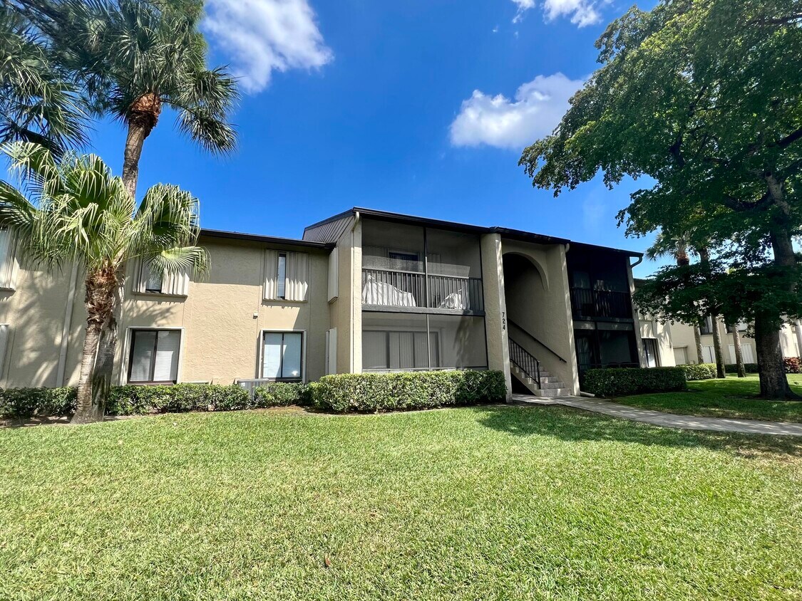 724 Sunny Pine Way Unit E1, Greenacres, FL 33415 Condo for Rent in