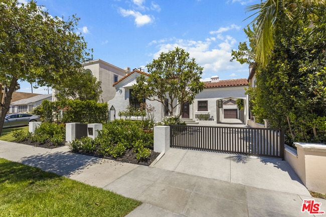 Building Photo - 8607 Clifton Way
