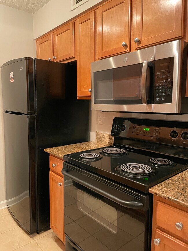 Kitchen Appliances - 3120 Seven Pines Ct