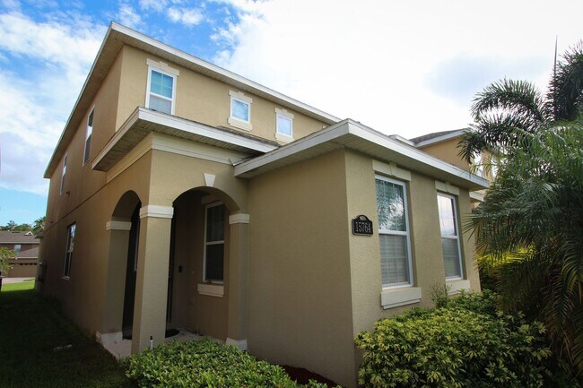 Foto del edificio - BEAUTIFUL AND BIG 4BED/2.5 BATH HOME in Si...