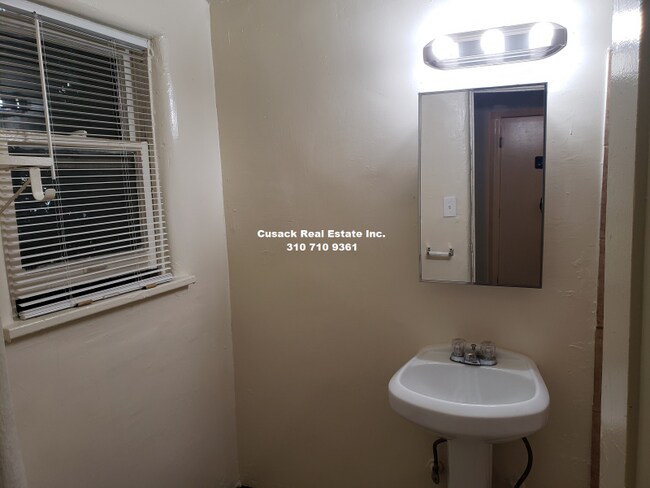 Foto del edificio - 135 N New Hampshire Ave