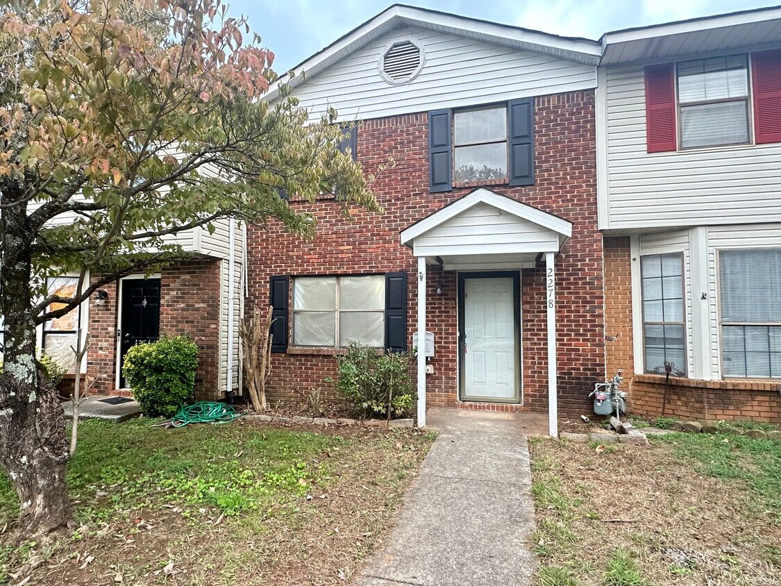 Primary Photo - Townhome for rent in Grayson Valley