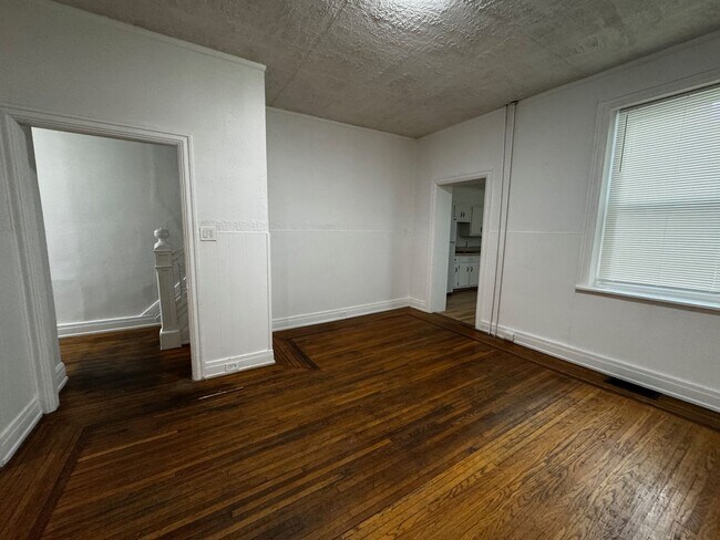 Foto del edificio - 4 Bedroom Row Home-39 N 10th St, Lebanon, PA