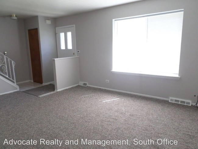 Building Photo - 3 br, 1.5 bath House - 1043 Lioncrest Dr.