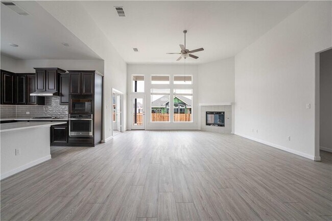 Building Photo - 145 Sabino Dr