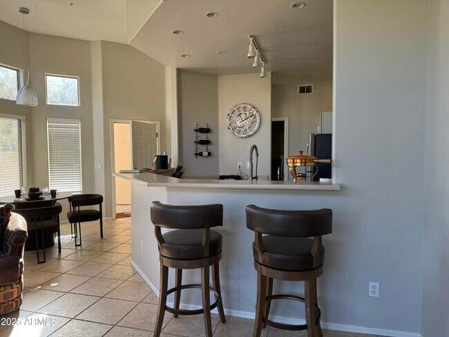 Foto del edificio - 9065 E Gary Rd