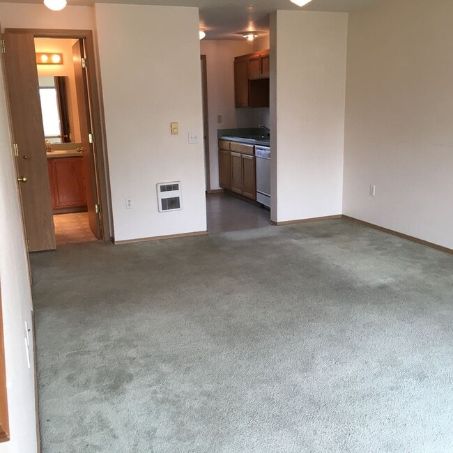 Foto del edificio - Nice 2 Bedroom, 2 Bath Apartment in Newberg- Pet Friendly!