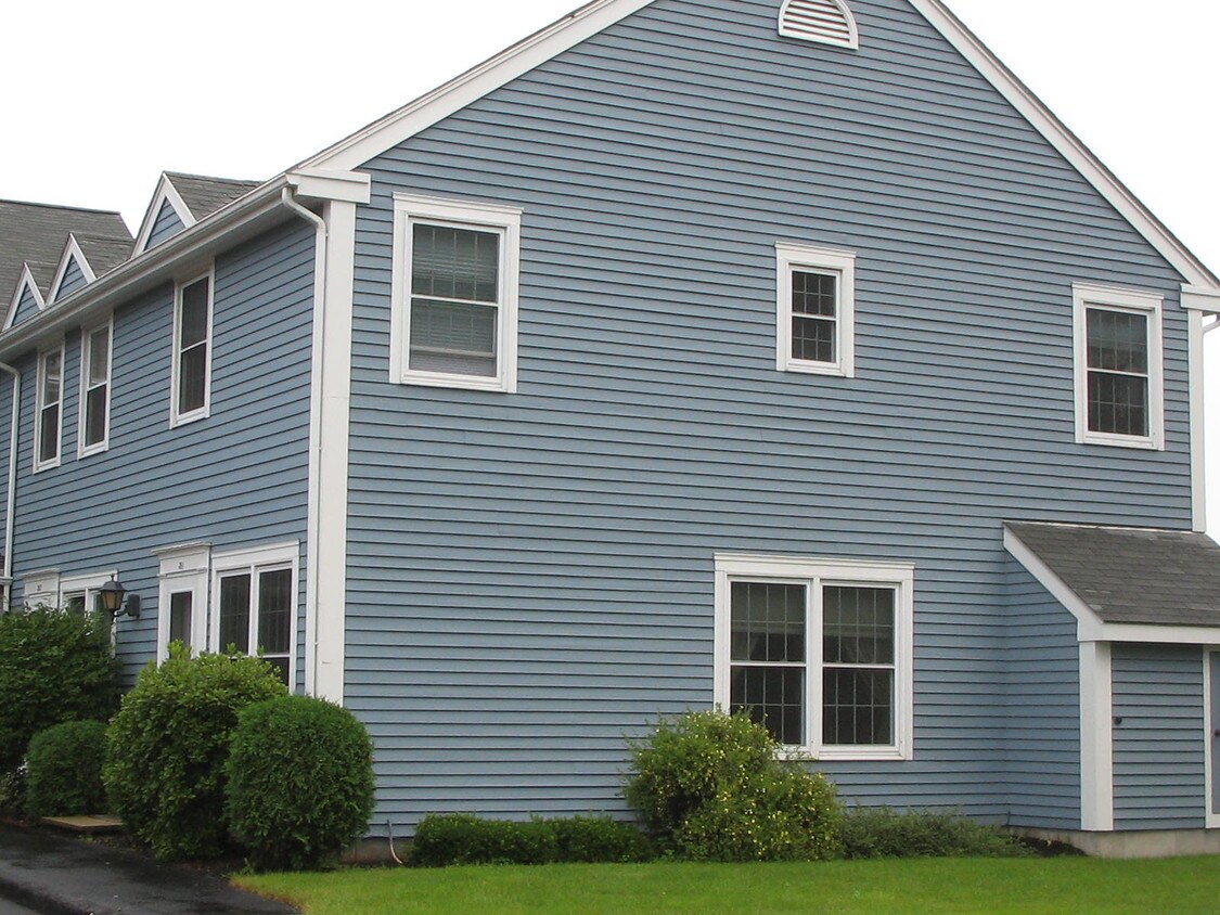 16 Mussey St, South Portland, ME 04106 Condo for Rent in South